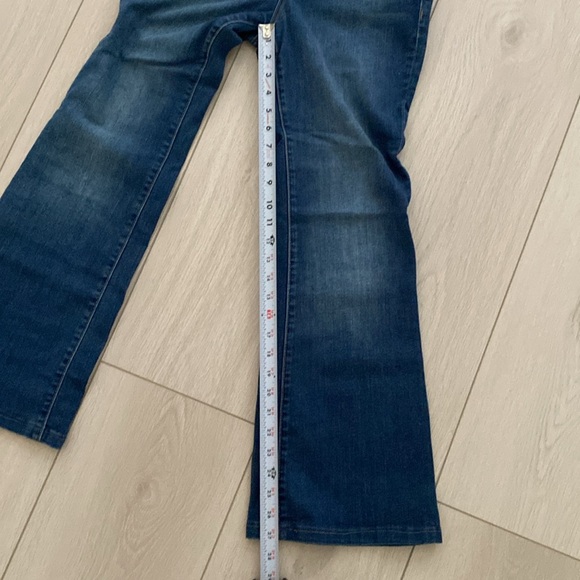 Worn Old Navy Flare High Rise - Picture 6 of 8